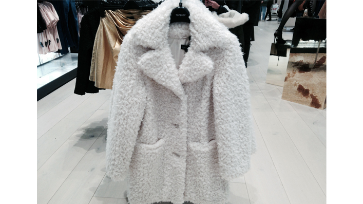 How to Wear Winter White Etiquette