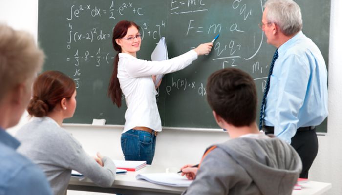 Graduation Thank You Note Etiquette: Don’t Forget to Acknowledge Your Teachers