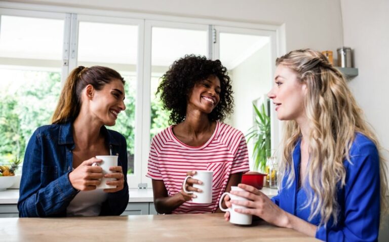 How to make friends, how to make new friends, how to make friends as an adult, adult friendships, friendships, lasting friendships, relationships, friendship advice, relationship advice, friendship etiquette, etiquette expert