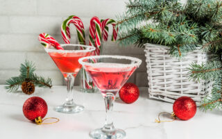 Tips for Throwing a Last-Minute Holiday Party | Christmas pink peppermint martini