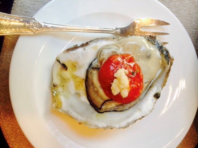 how to eat seafood | dining etiquette | oyster on a plate