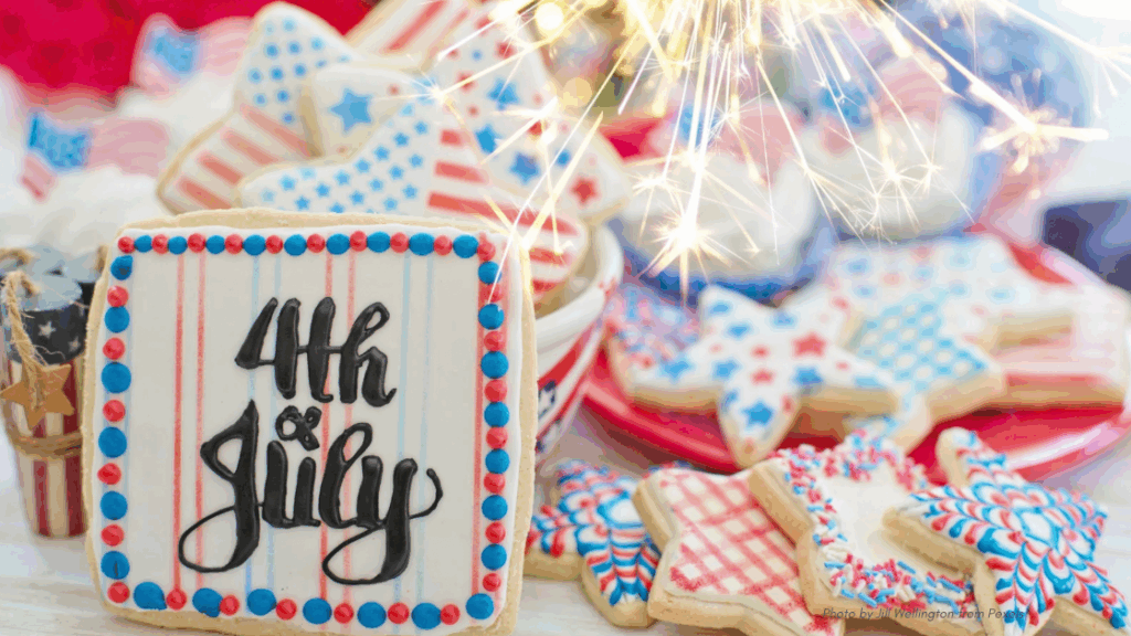 4th of July potluck etiquette | patriotic cookies and sparklers